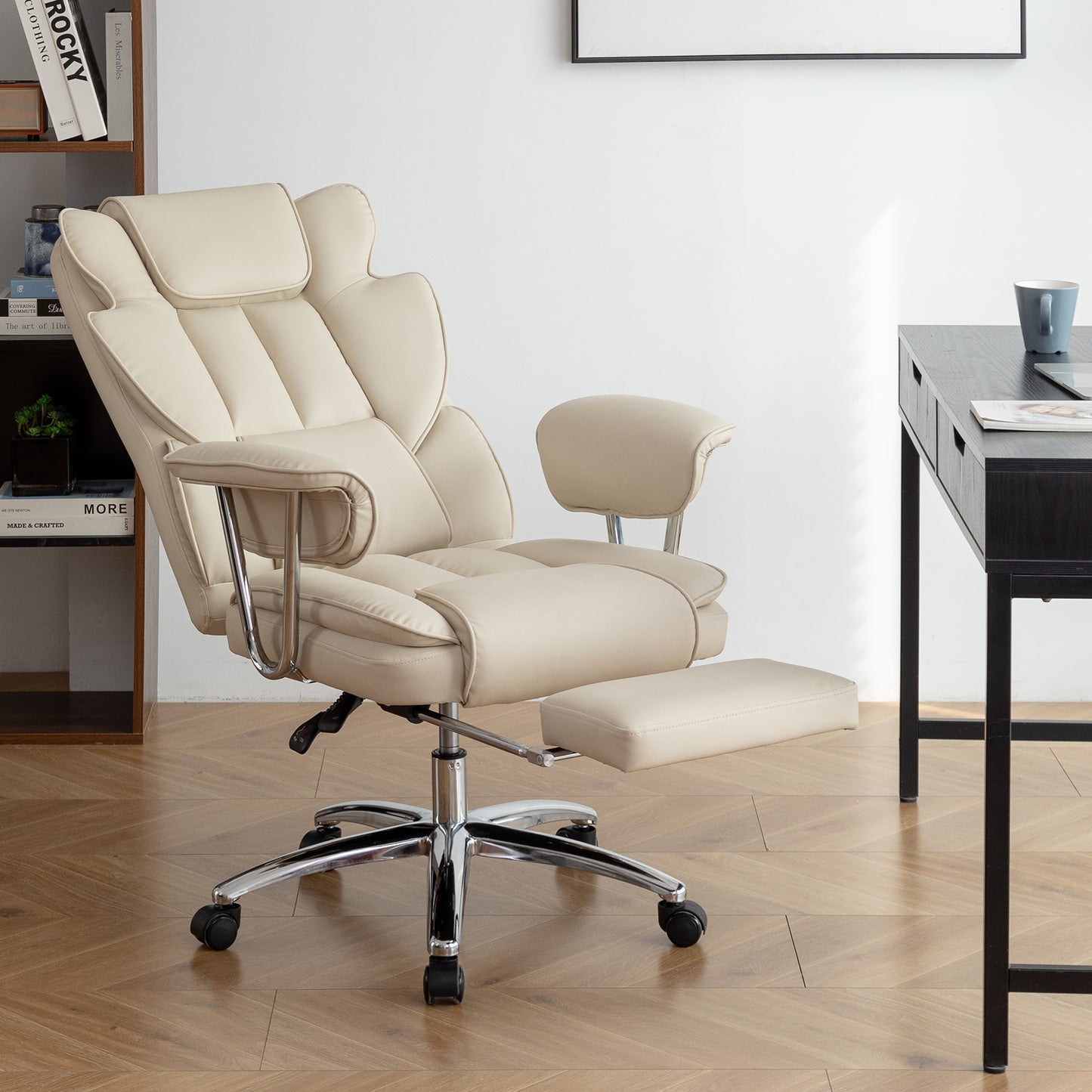 Ghivi Contemporary Leather Executive Chair