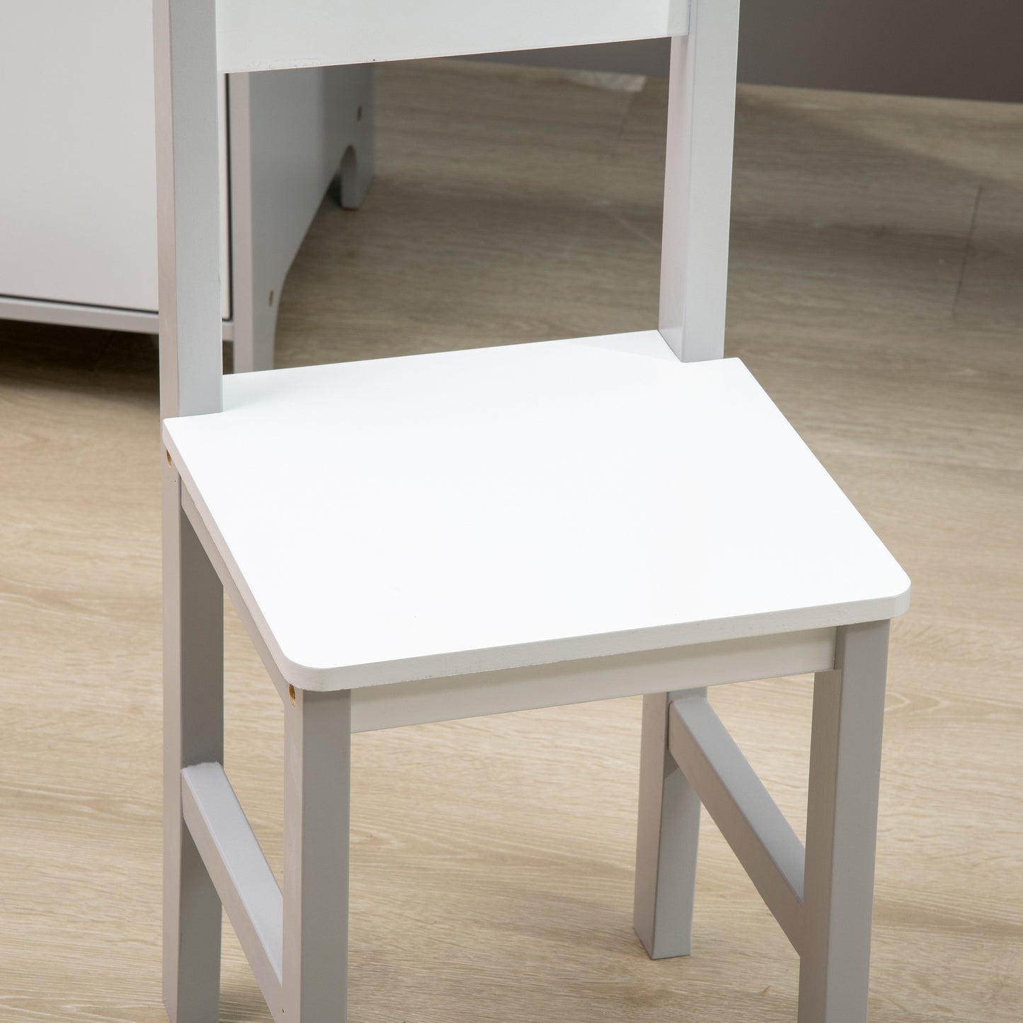 Justo Modern Qaba Toddler Desk