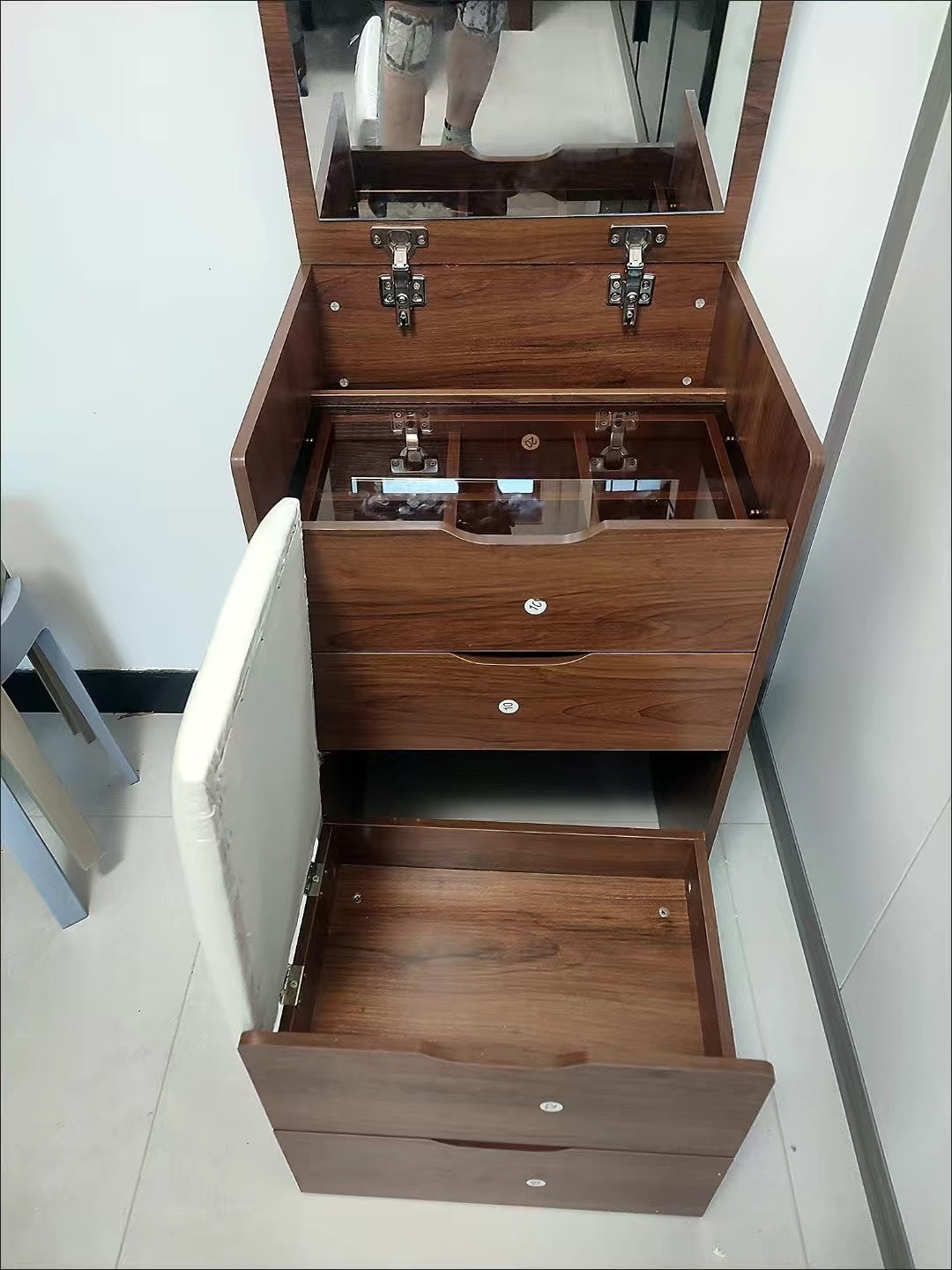 Niles Traditional Vanity Desk