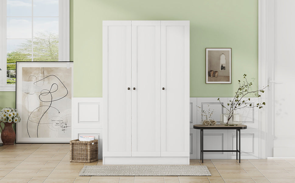 Healdsburg Contemporary Shutter Wardrobe