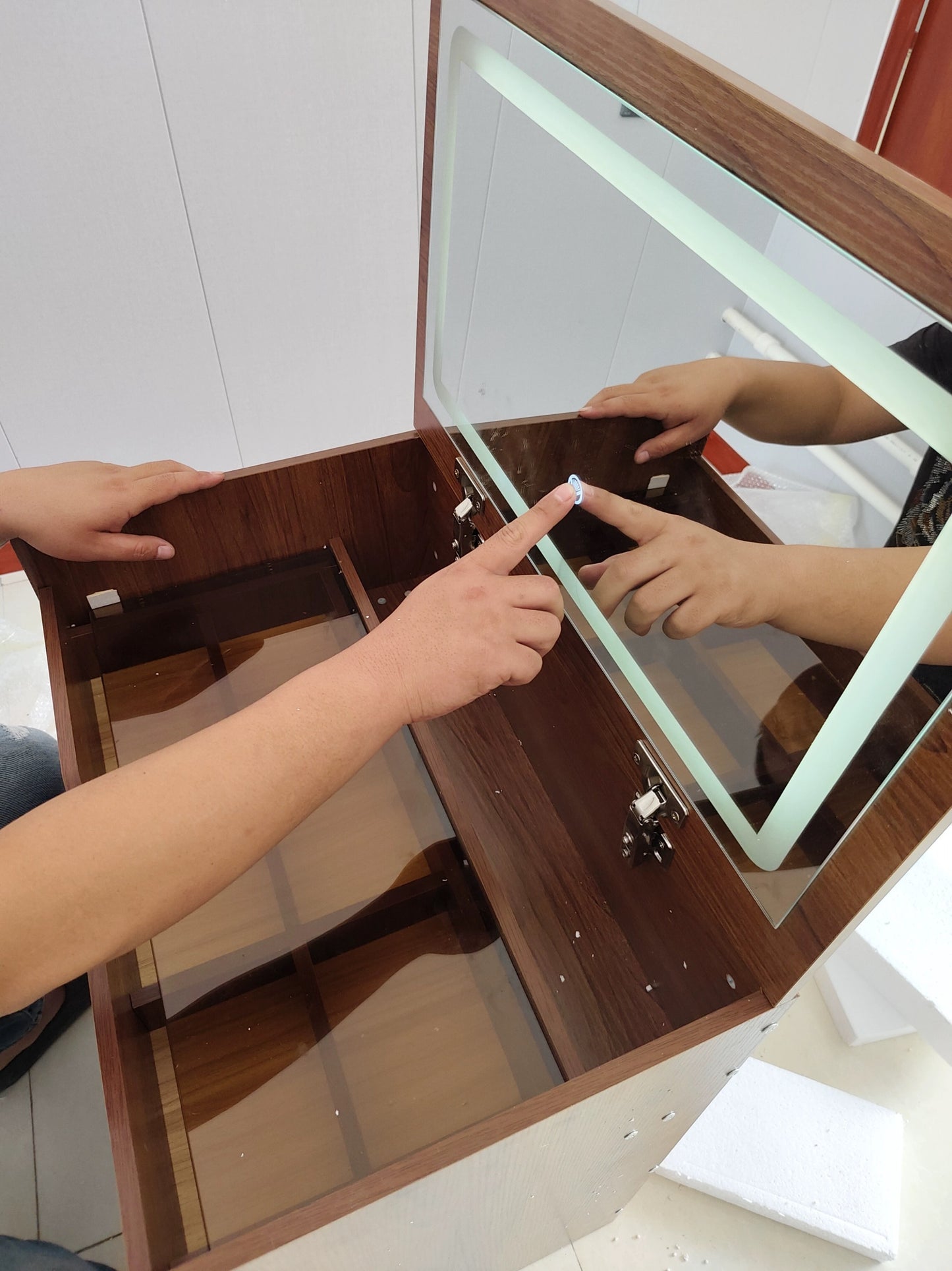 Niles Traditional Vanity Desk