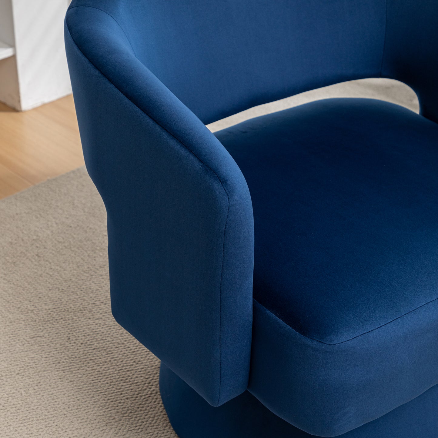 Elmcrest Traditional Velvet Swivel Accent Chair