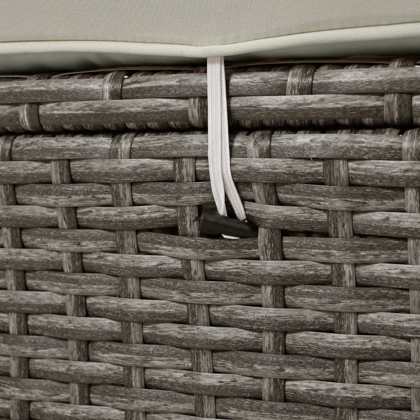 Justo Modern Patio Rattan Daybed