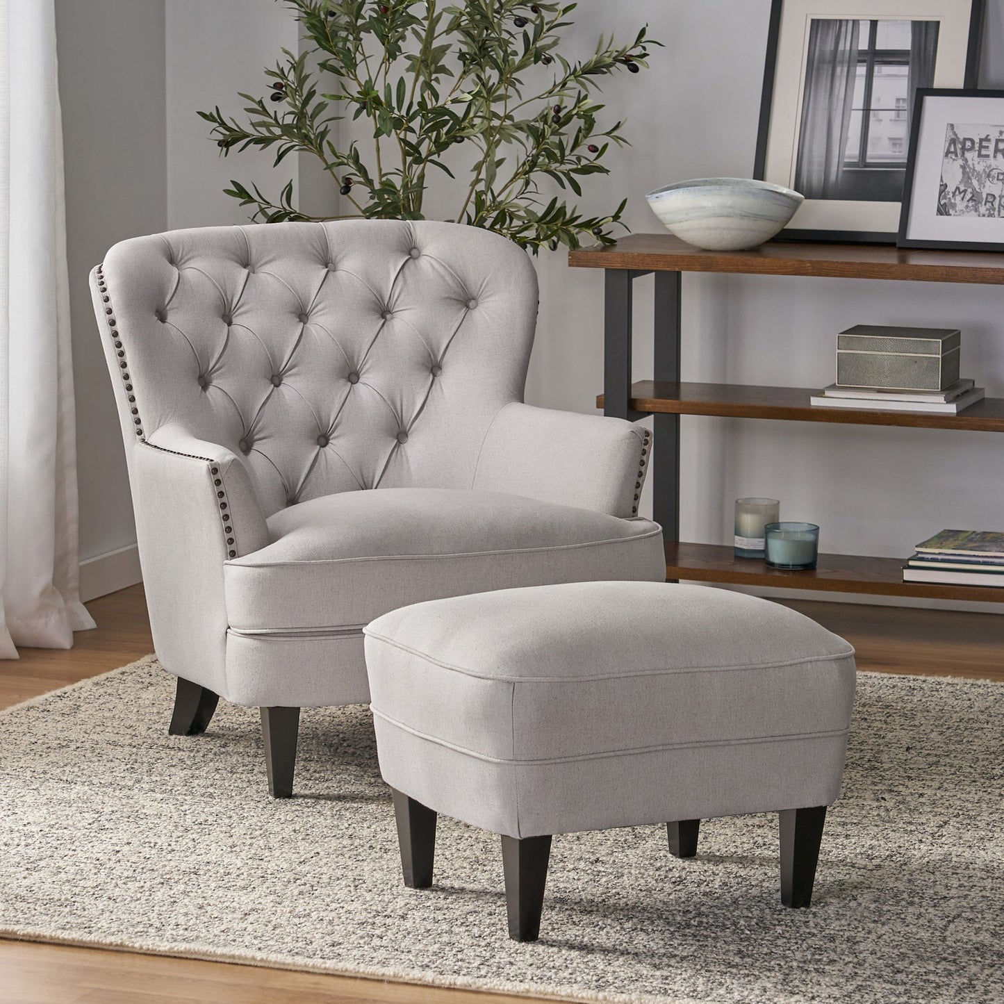 Justo Traditional Upholstered Fabric Club Chair