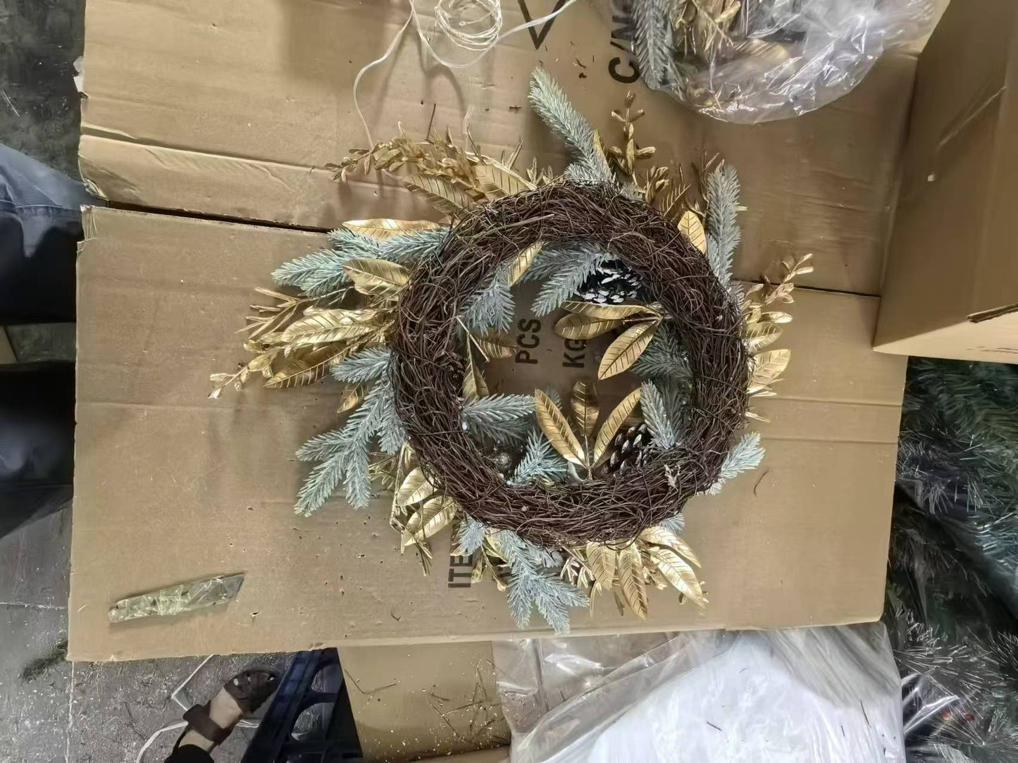 Fitch Contemporary Lights Christmas Wreath