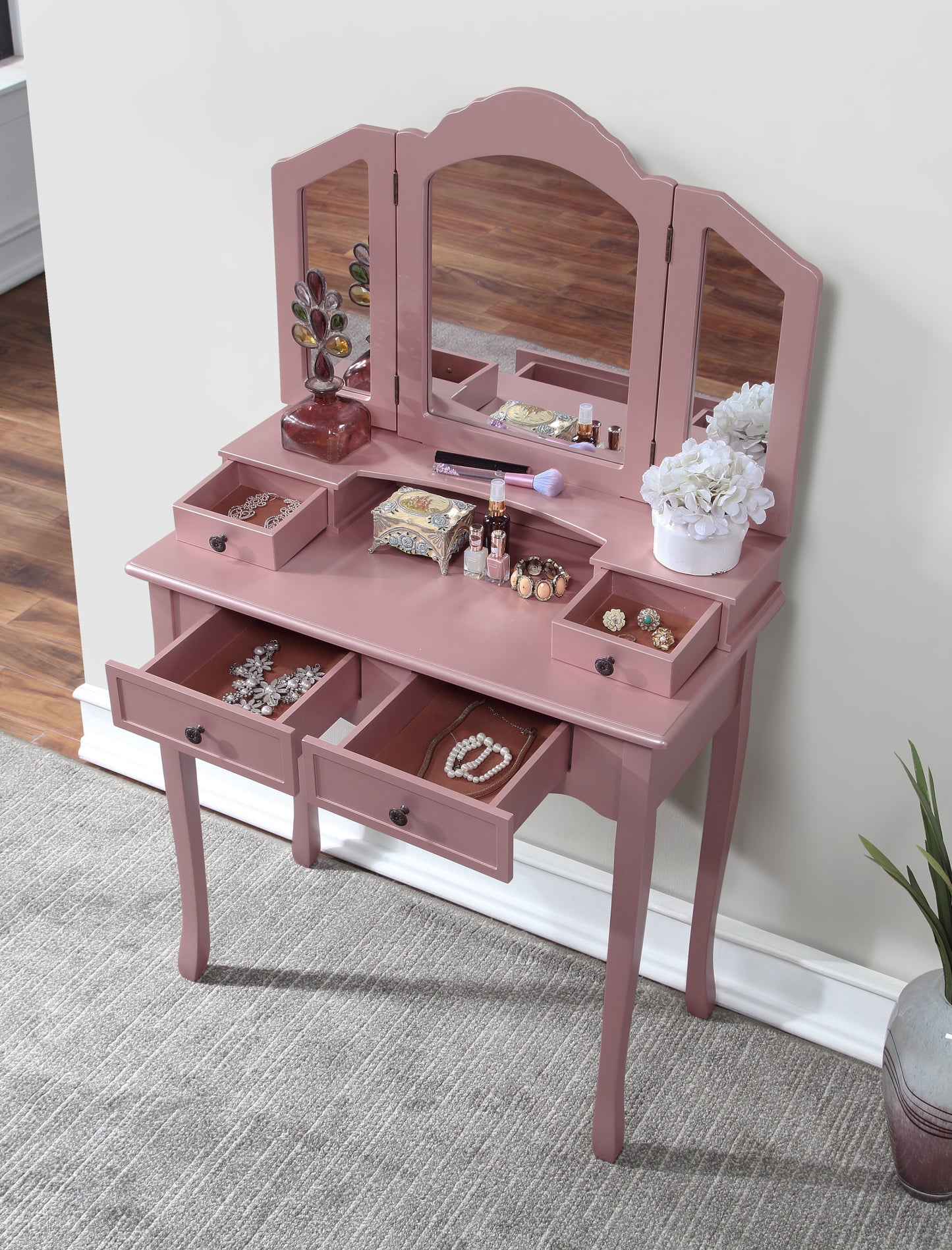 Lazzareschi Traditional Sanlo Vanity