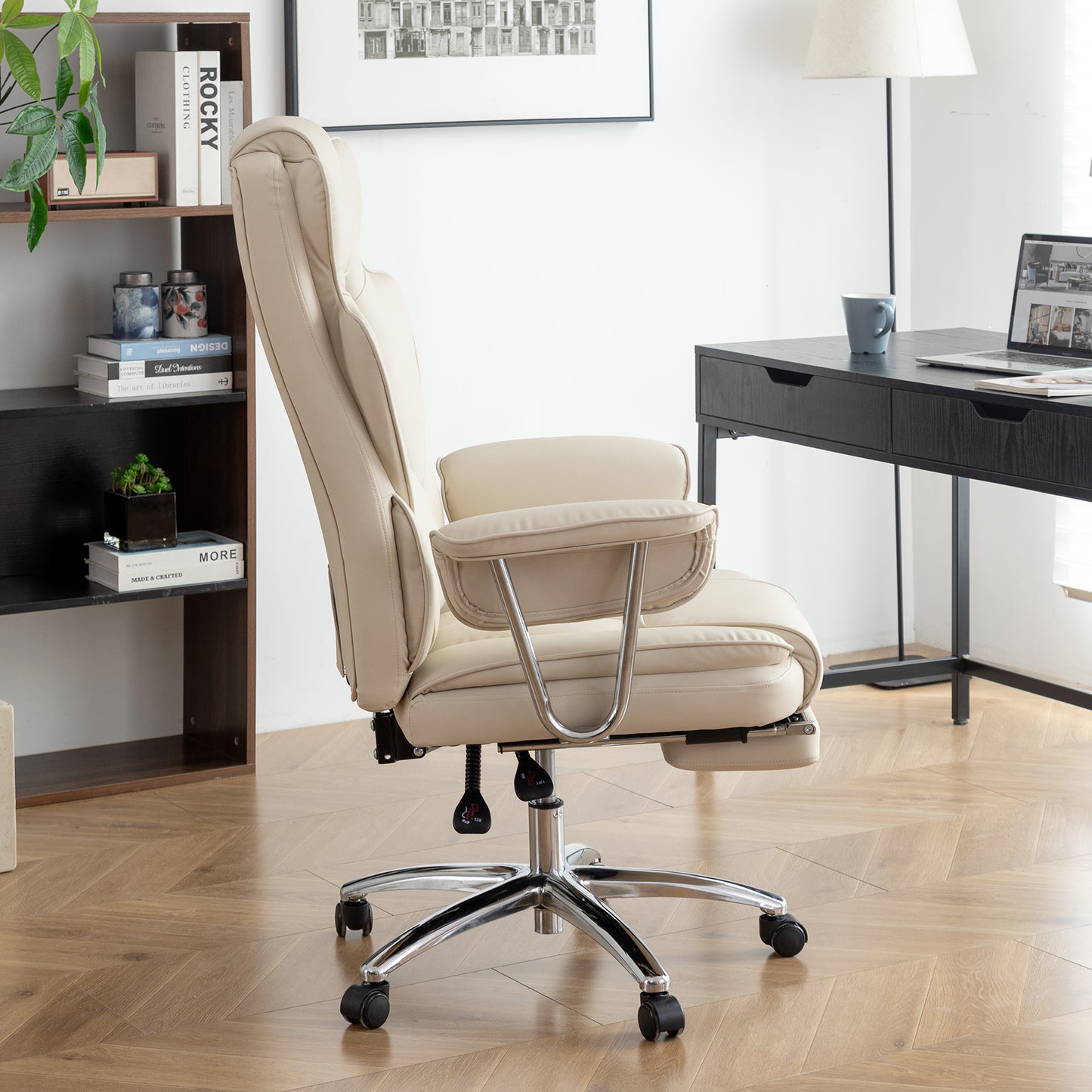 Ghivi Contemporary Leather Executive Chair