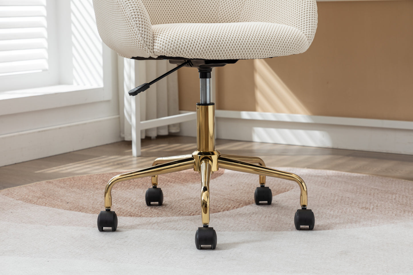 Silverleaf Modern Mesh Swivel Chair