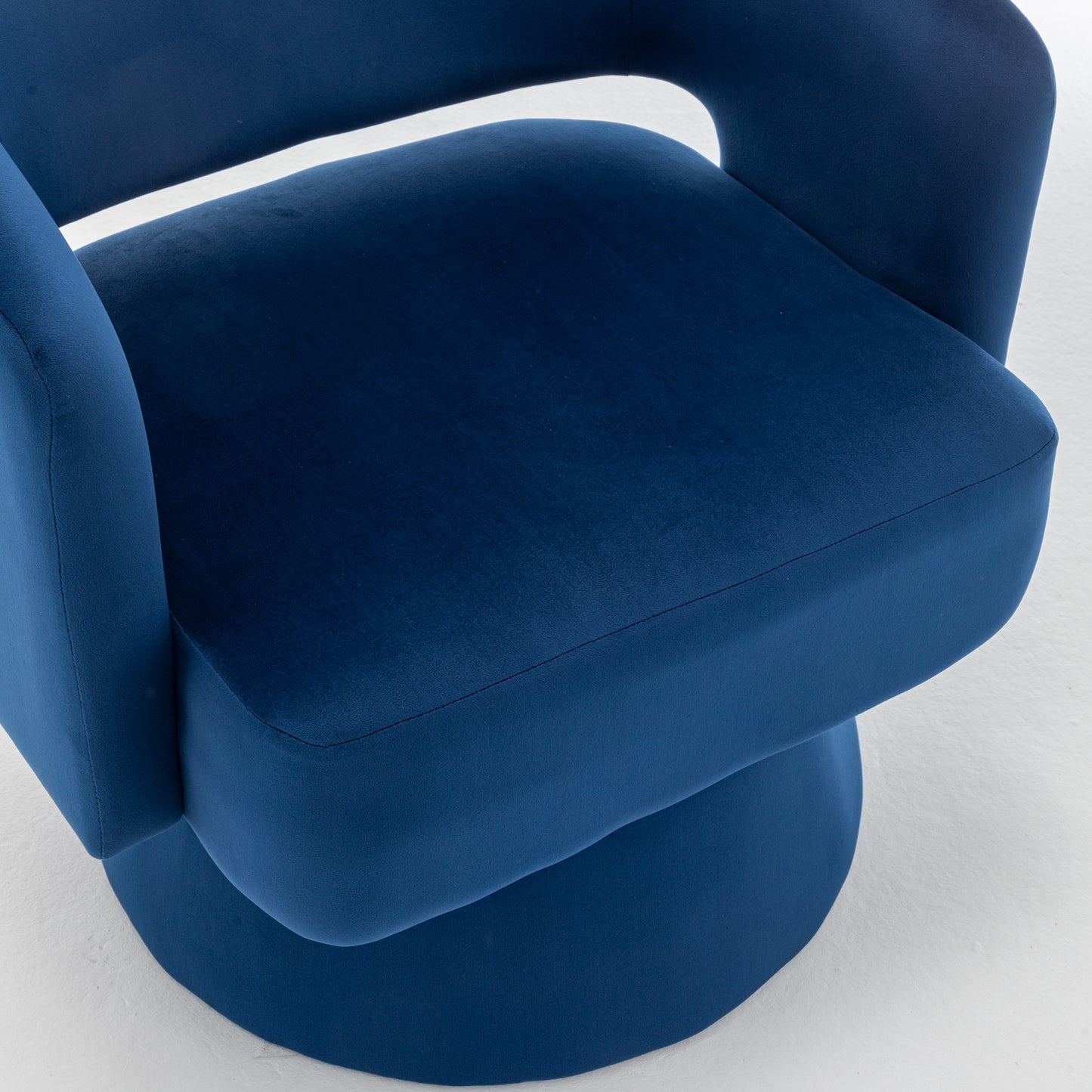 Elmcrest Traditional Velvet Swivel Accent Chair