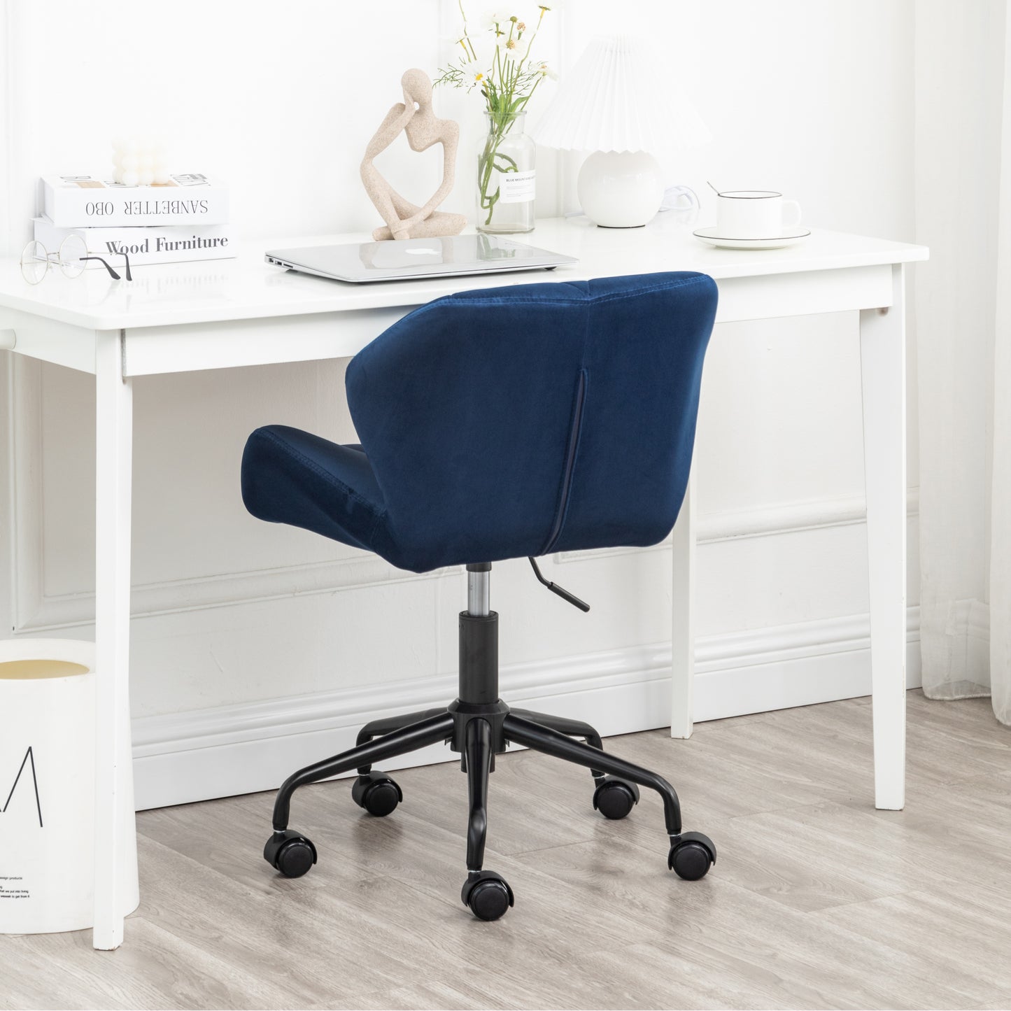 Eda Modern Tufted Swivel Chair