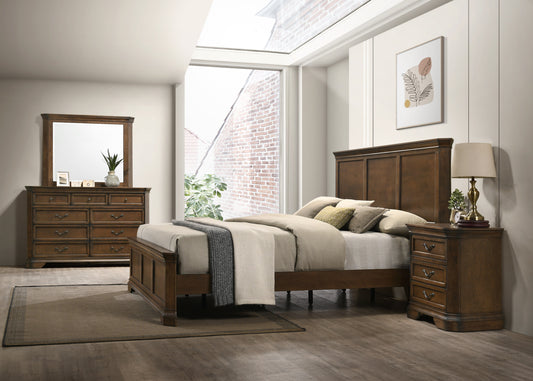 Silverleaf Traditional Maderne Wood Bed