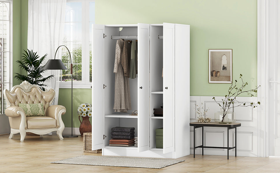 Healdsburg Contemporary Shutter Wardrobe