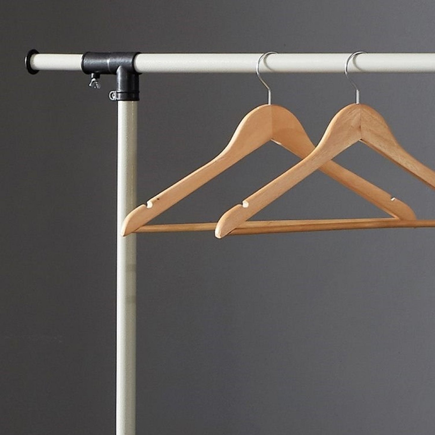 Eda Industrial Classic Rolling Clothes Rack