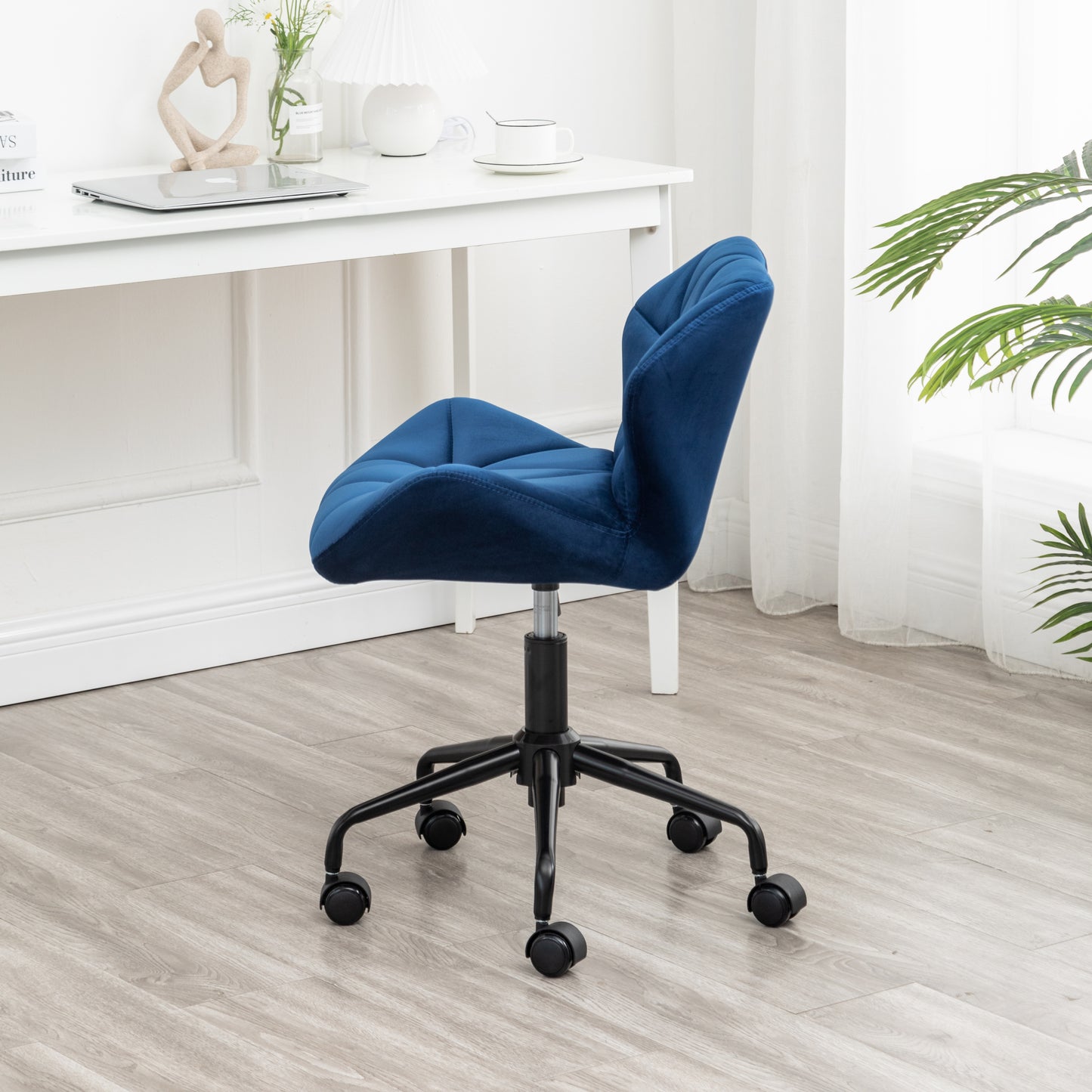 Eda Modern Tufted Swivel Chair