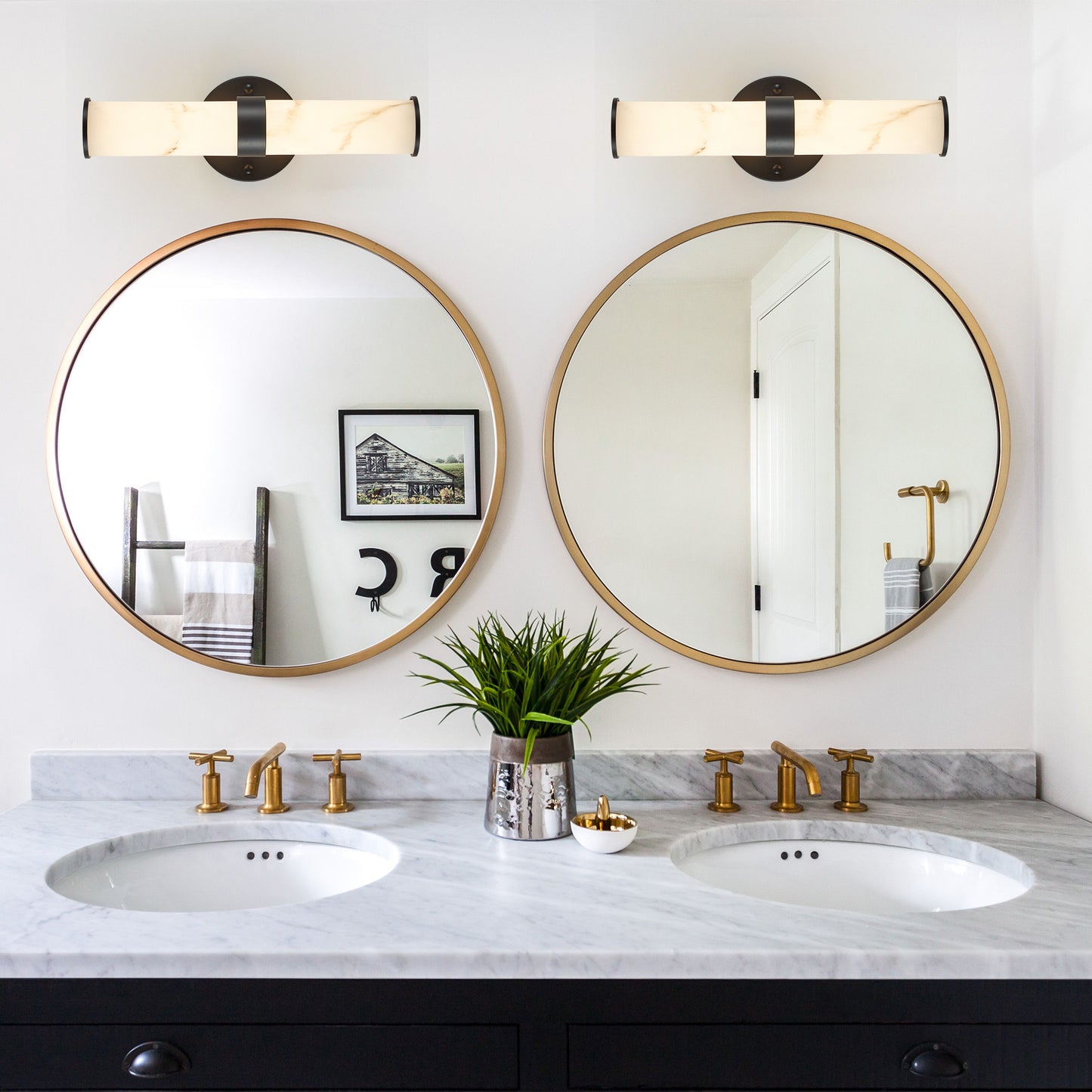 Luz Industrial Marble Texture Wall Light