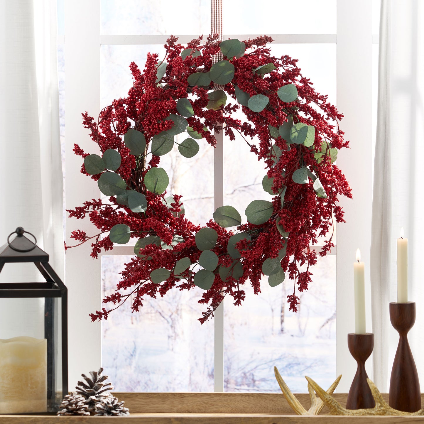 Kingsly Contemporary Berry Wreath Arrangement