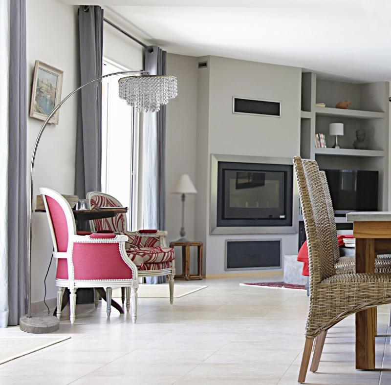 Luz Contemporary Arch Hanging Lamp