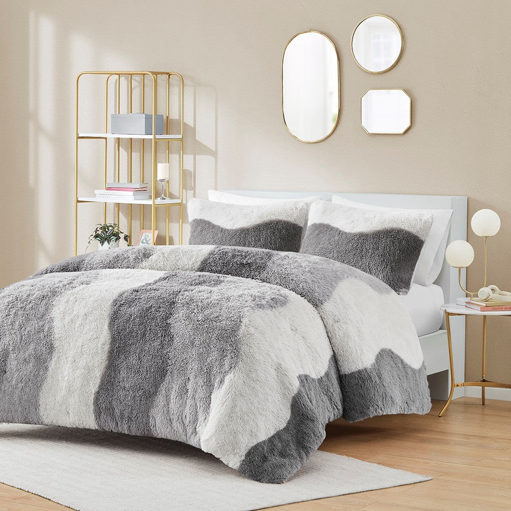 Silverleaf Contemporary Ombre Shaggy Fur Comforter